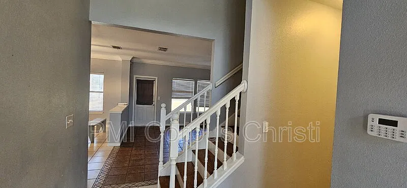 4 bed, 3.5 bath, 2209 sqft, $2,450 — Photo 4