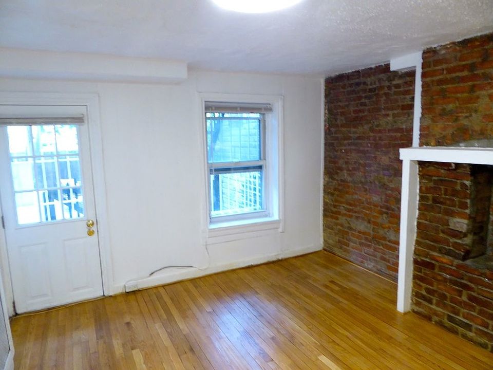 2nd image of 209 Wyckoff St #Grdnflr