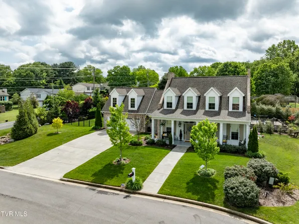 1 Celebration Ct, Johnson City, TN 37601