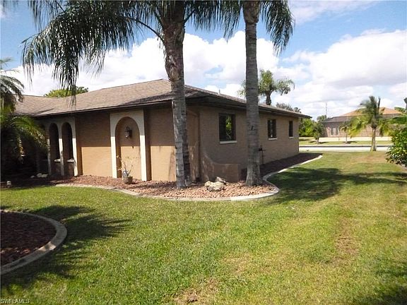 3rd image of 705 SW 39th Ter