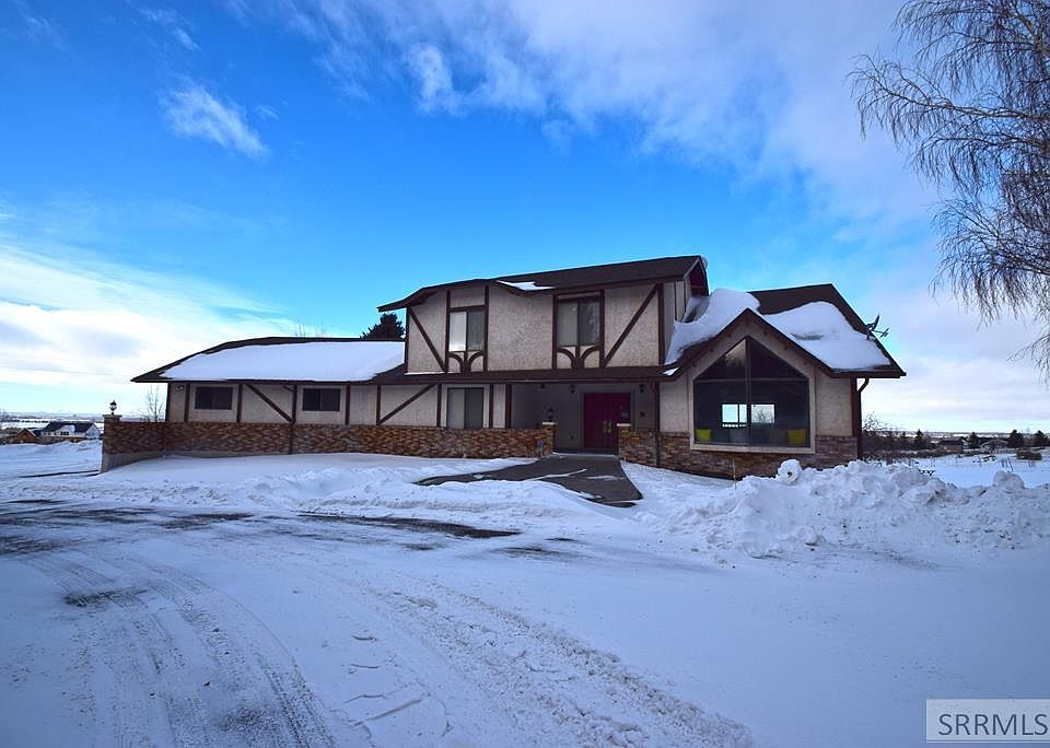 1st image of 4855 E Comish Dr