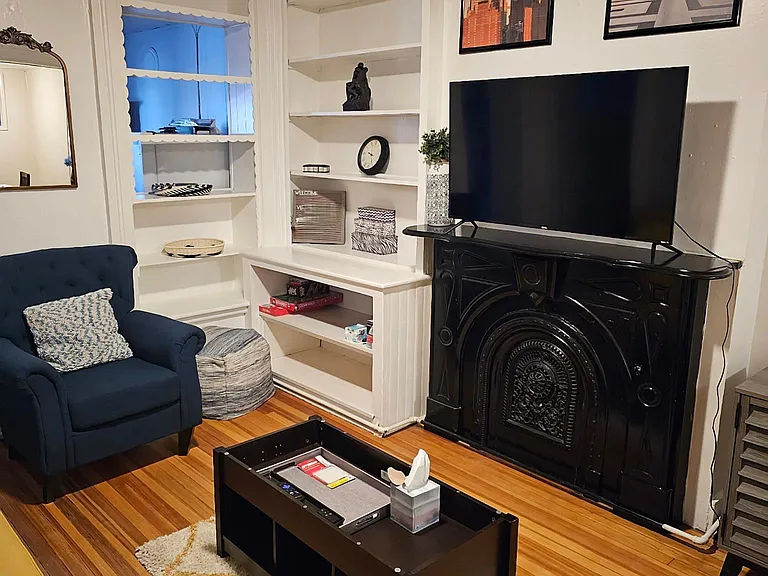 5 Elm St #2 — Photo 2