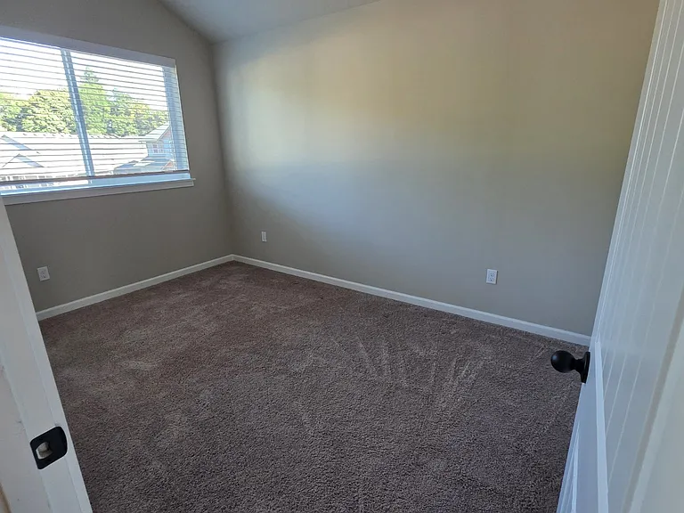 1013 Robbins Ct — Photo 21