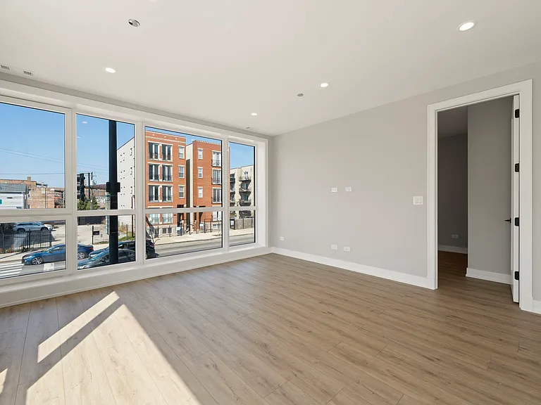 2354 W Polk St #303 — Photo 10