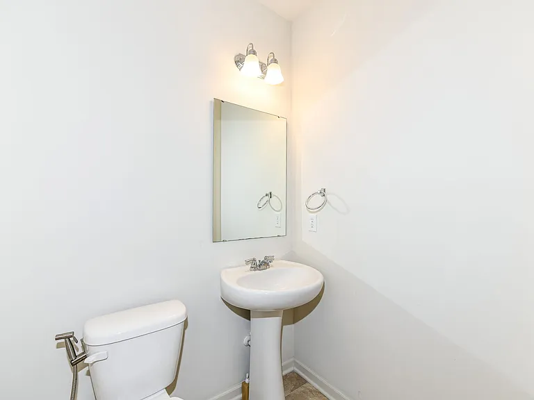 5528 Rothbury Rd — Photo 11