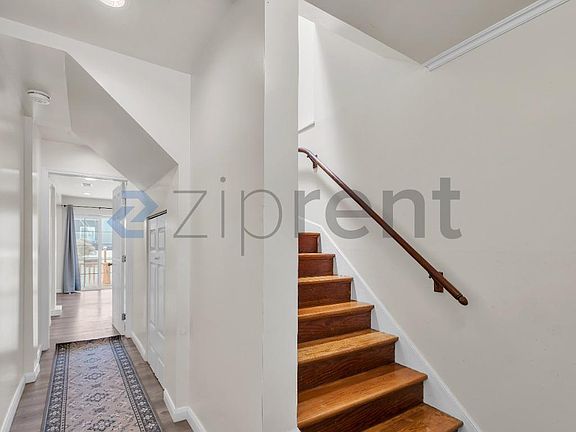 3rd image of 1667 47th Ave
