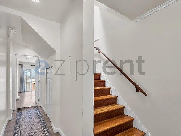 1667 47th Ave — Photo 3