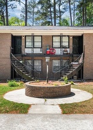 1st image of 215 Windsor Point Rd APT C