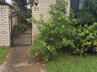 21 Kings Ct, Uvalde, TX 78801