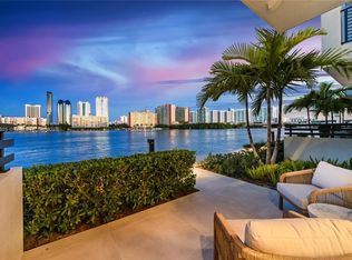 4014 NE 167th St, North Miami Beach, FL 33160
