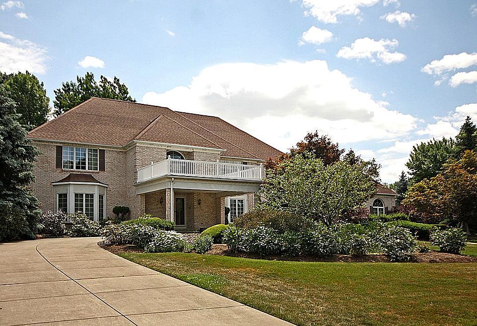 2nd image of 25 N Woodside Ln