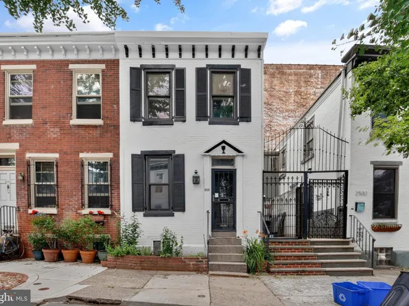 2528 Waverly St, Philadelphia, PA 19146