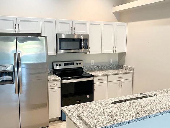 4th image of 2914 SW 7th Pl