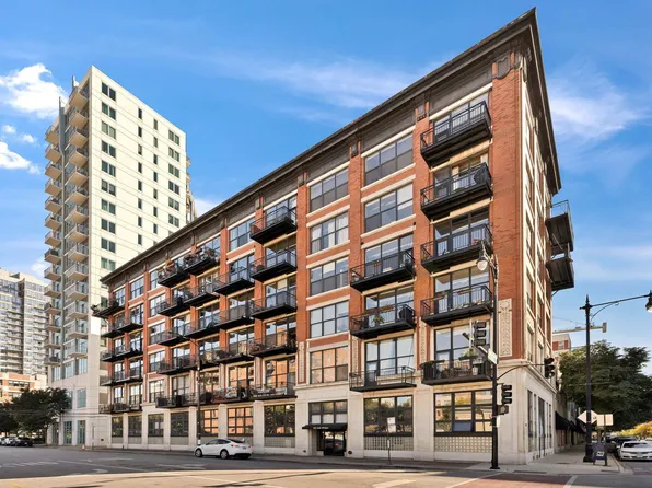 1601 S Michigan Ave APT 403, Chicago, IL 60616