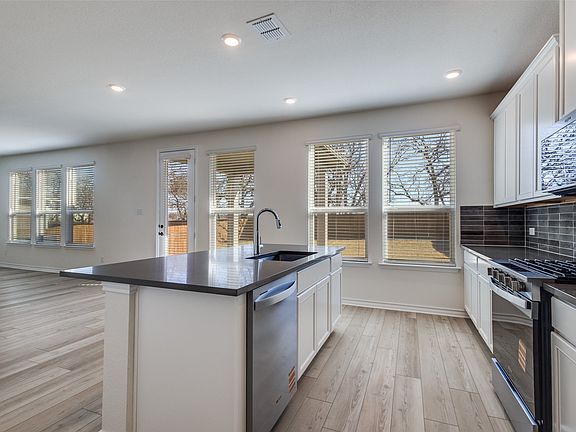 7th image of this home