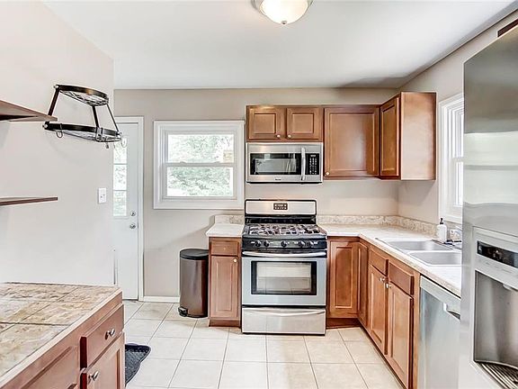5th image of 3208 Bulah Ave