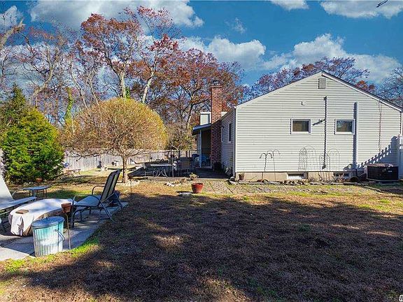 4th image of 63 Powell Ct
