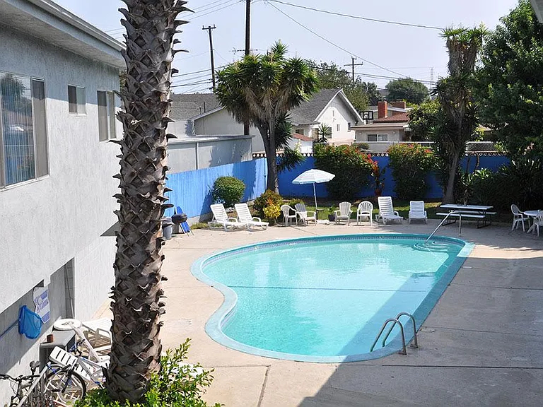 Diplomat South — Photo 8