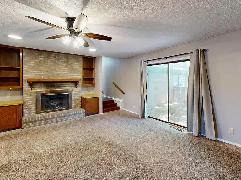 1275 N Gregg Ave — Photo 8