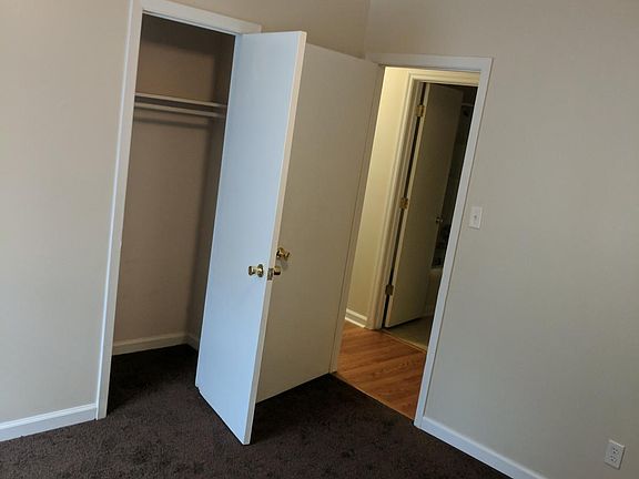 5th image of 4102 Sweetbriar Dr