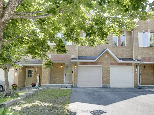 33 Scampton Dr, Ottawa, ON K2W 1G1