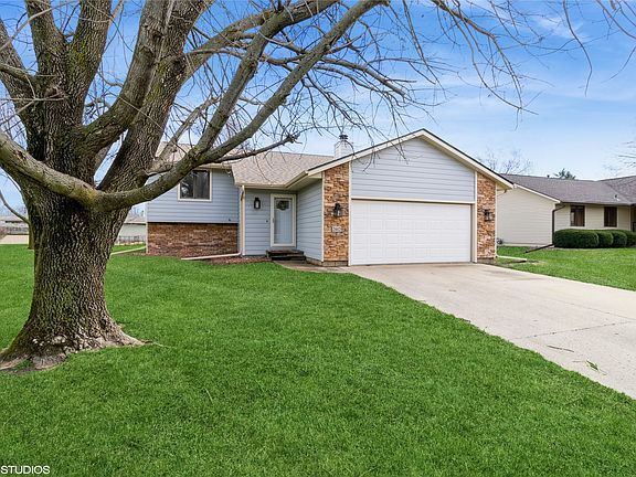 2nd image of 2612 White Oak Dr