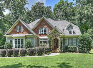 359 Beverly Cres, Charlotte, NC 28270