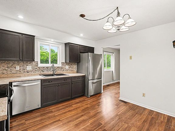 4th image of 7594 Cinnamon Woods Dr