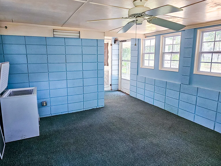 603 Huguenin Dr — Photo 22