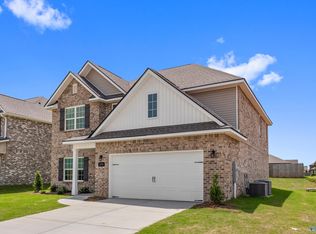 224 Irish Hill Dr, Meridianville, AL 35759