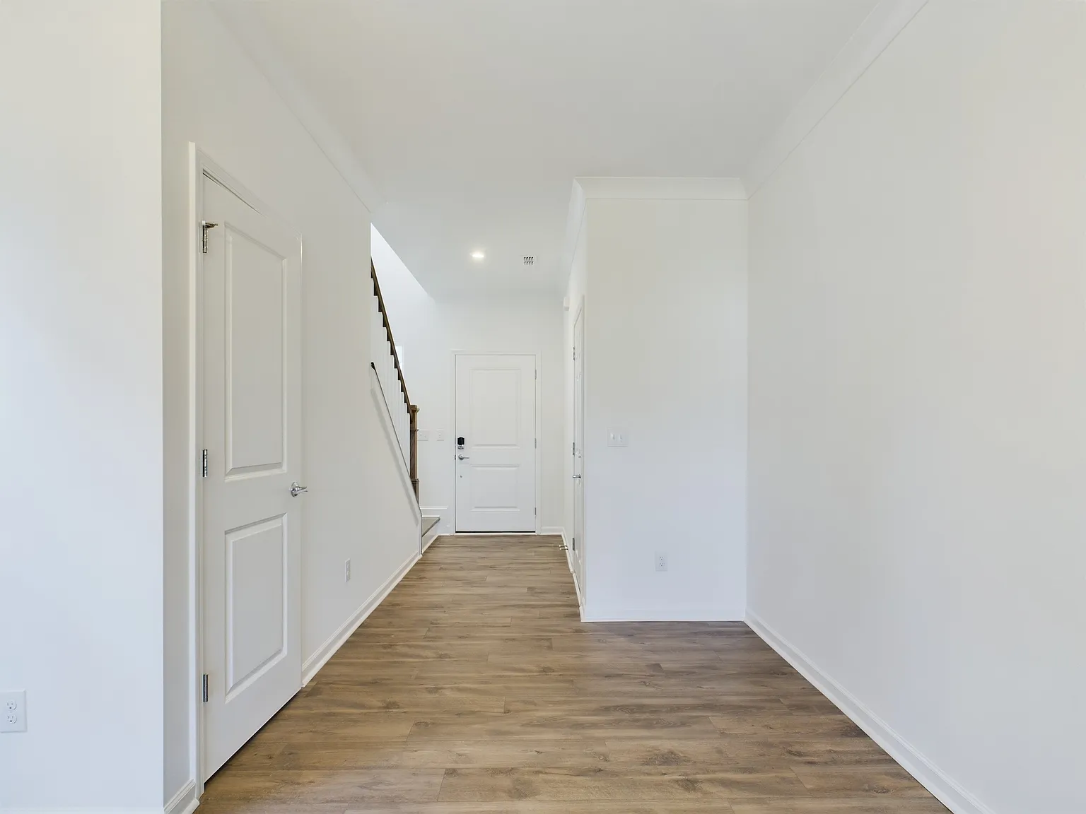 4 bed, 2350 sqft, $2,950 — Photo 2