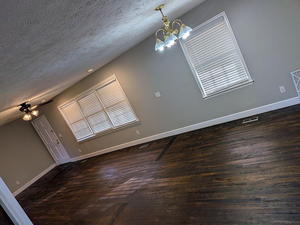 2nd image of 3745 Berkley Ln