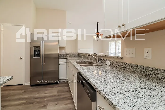 7866 Sawmill Trl — Photo 4