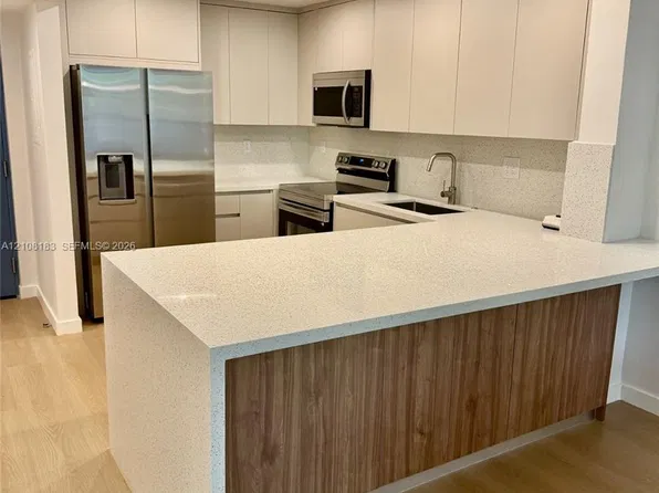 101 Ocean Lane Dr APT 205, Key Biscayne, FL 33149