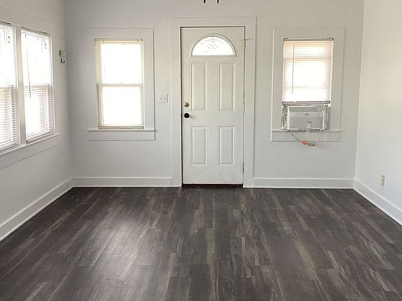 2nd image of 1420 S Avenue F