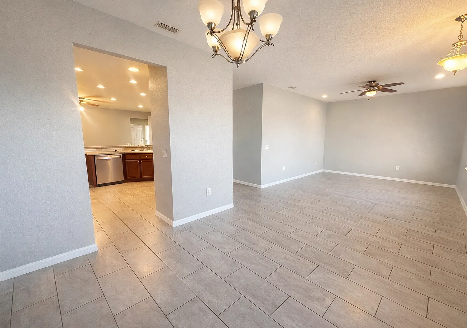 Newly Renovated 4-Bedroom Home Near Lake Shipp Winter Haven — Photo 3