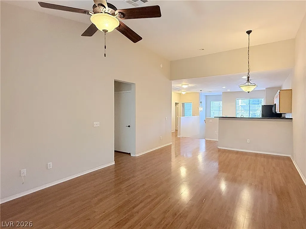 2 bed, 2.0 bath, 1282 sqft, $2,050 — Photo 4