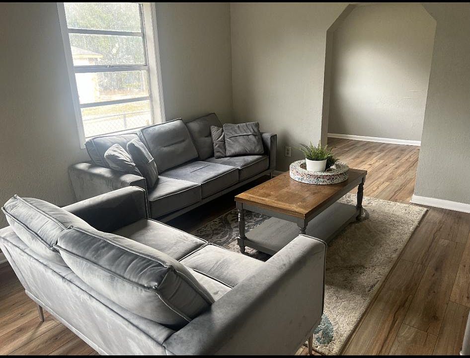 1st image of 2821 20th St