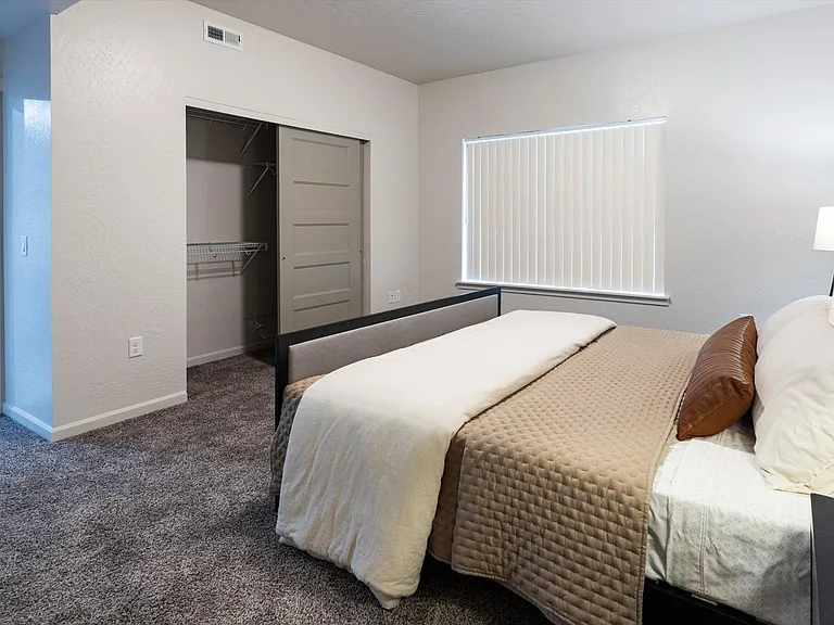 1341 sqft - Master Bedroom