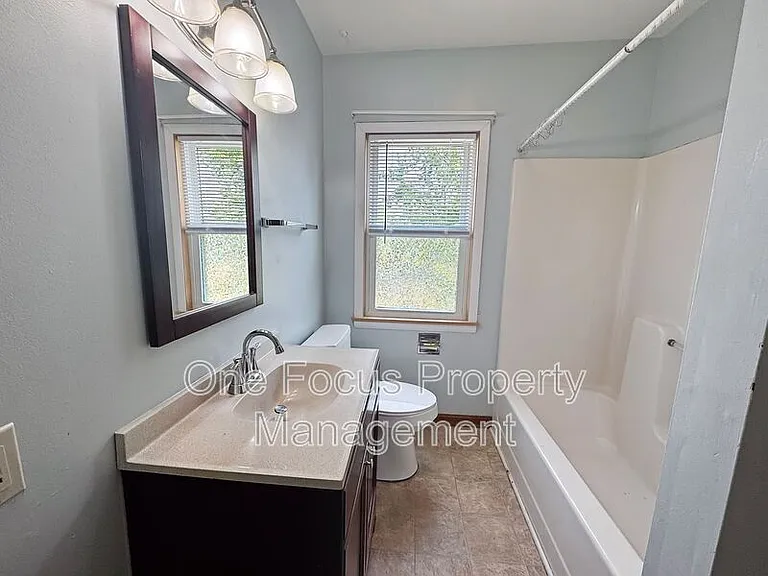 1018 Baldwin St — Photo 7
