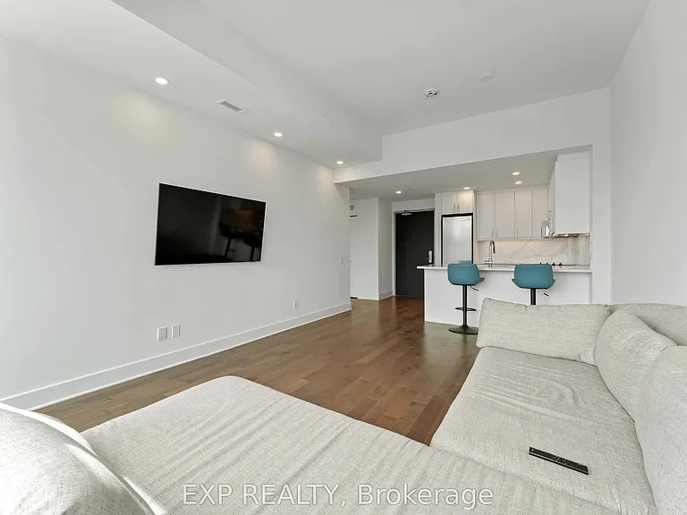 180 George St #2607 — Photo 23
