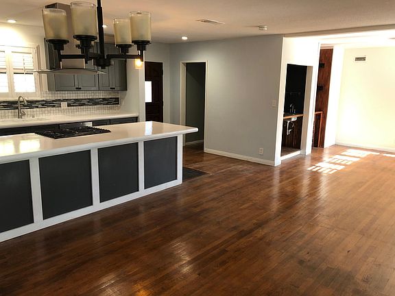 4th image of 11631 Casimir Ave