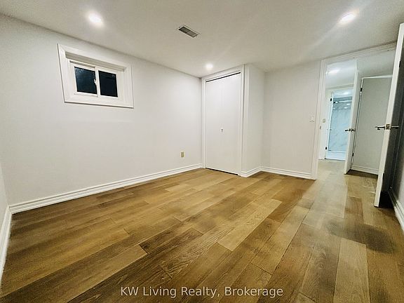 3rd image of 28 Pergola Rd #Basement
