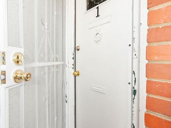 4th image of 109 Webster St NE