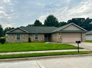 2223 Kaitlin Dr, Boonville, MO 65233