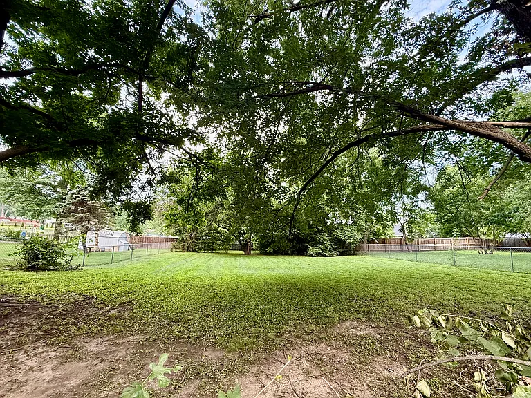 6224 Greenwood Dr — Photo 21