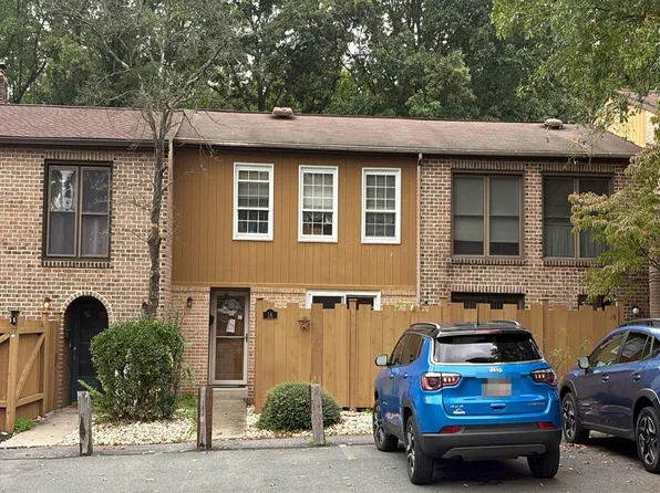 18 Pinehurst Ct, Reading, PA 19607