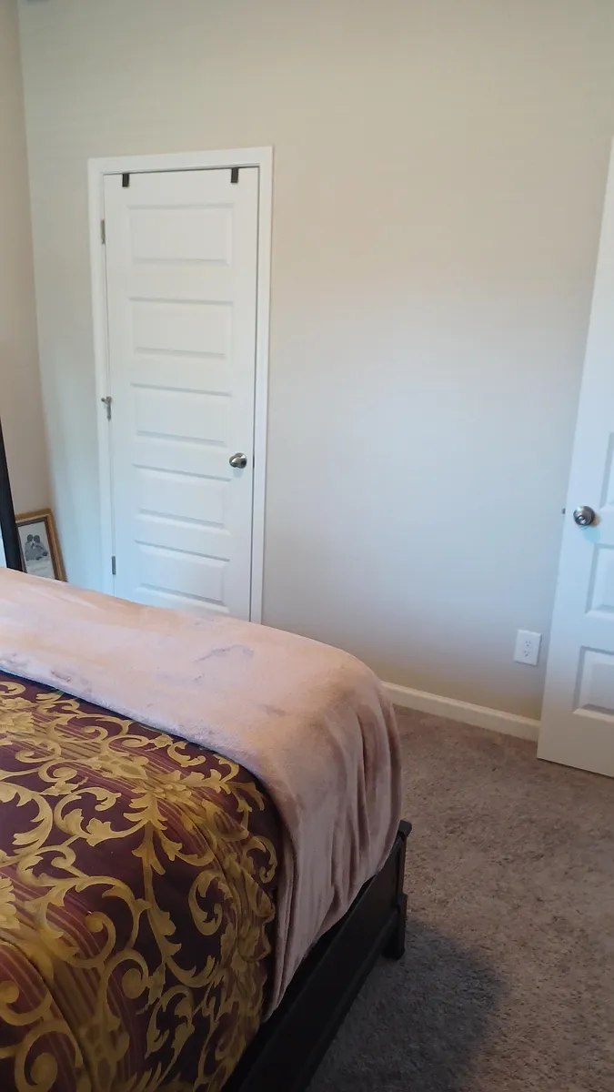 Suite "B" Queen - Hastings Manor Ln