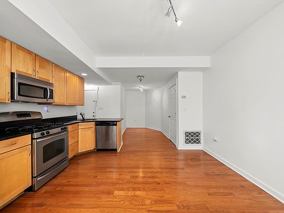 3rd image of 4936 N Winthrop Ave #Ge