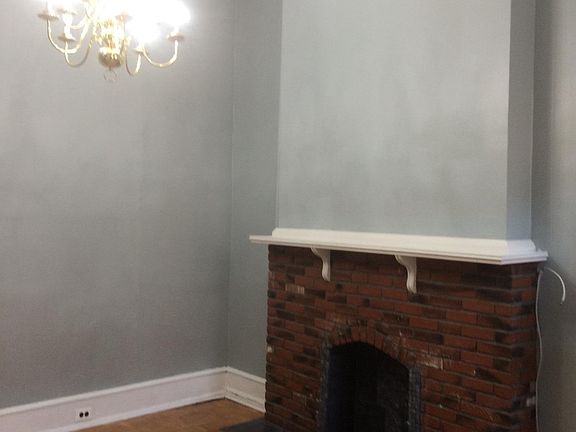 2nd image of 1939 Spring Garden St APT 1